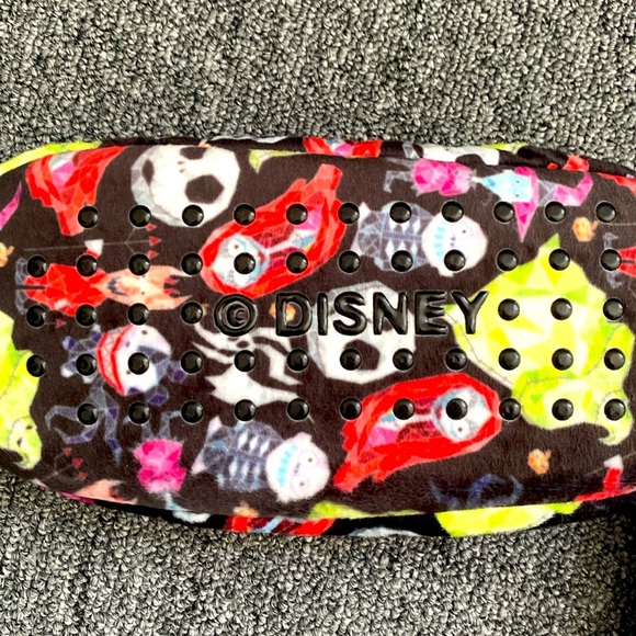 Womens The Nightmare Before Christmas Fuzzy Babba Slipper Socks - NWT - Picture 3 of 3